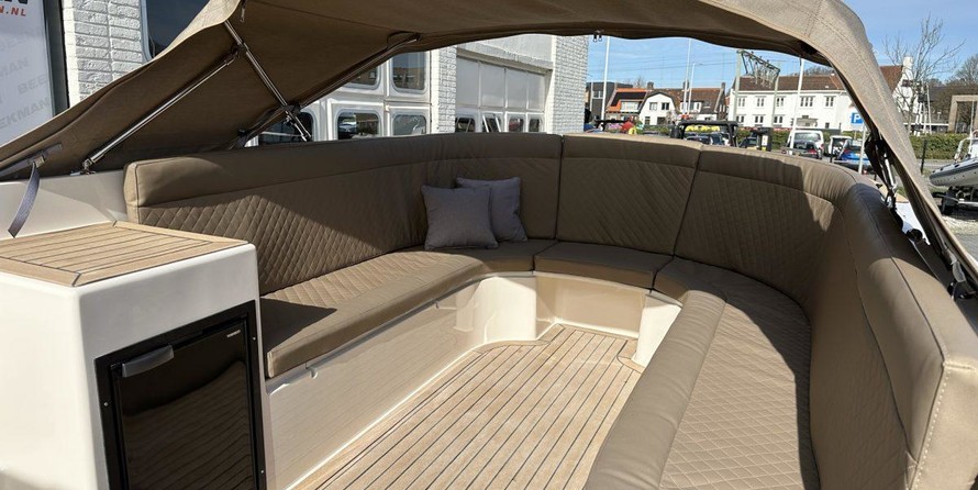 Hatteras 80 Motor Yacht