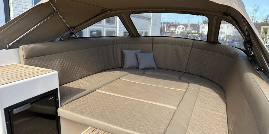 Hatteras 80 Motor Yacht