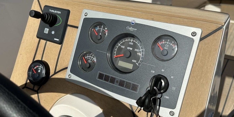 Hatteras 80 Motor Yacht