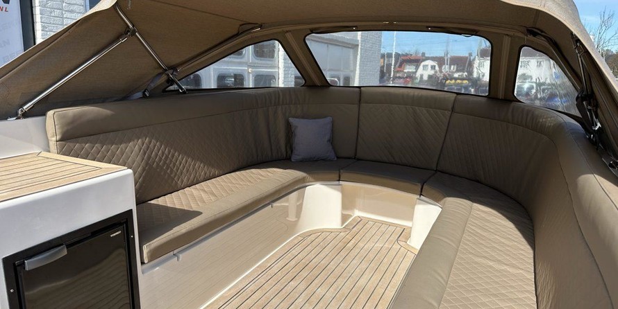 Hatteras 80 Motor Yacht