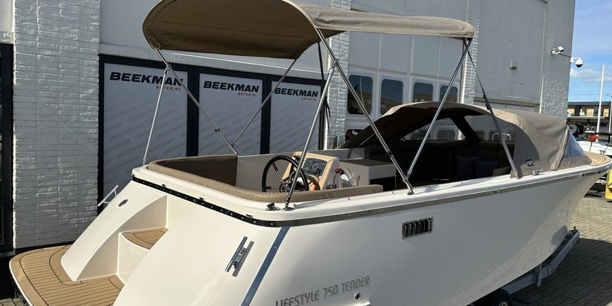 Hatteras 80 Motor Yacht