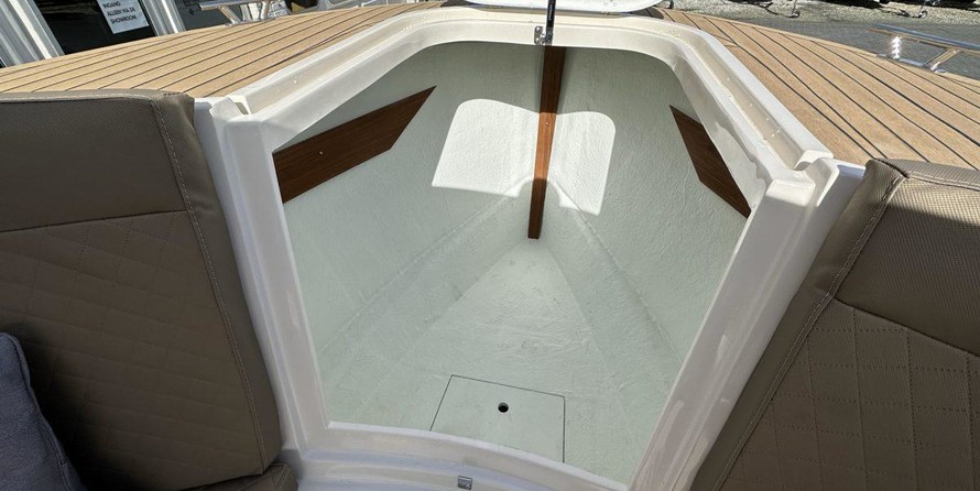 Hatteras 80 Motor Yacht