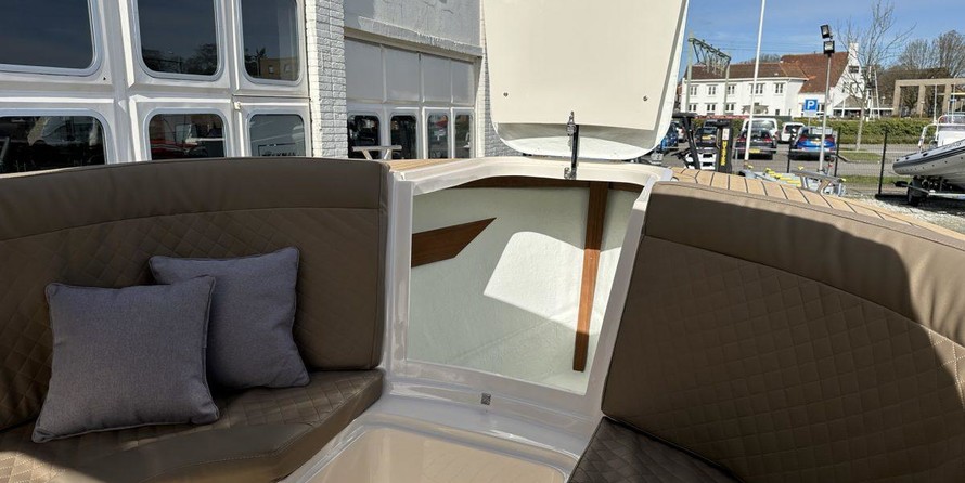 Hatteras 80 Motor Yacht