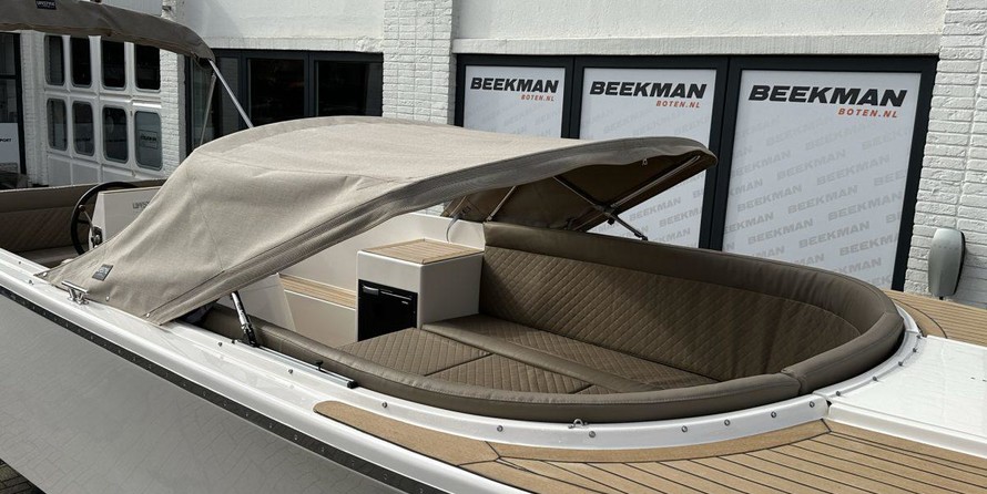 Hatteras 80 Motor Yacht