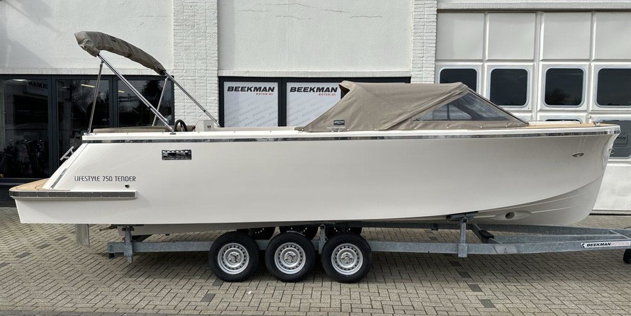 Hatteras 80 Motor Yacht