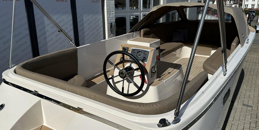 Hatteras 80 Motor Yacht