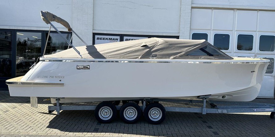 Hatteras 80 Motor Yacht