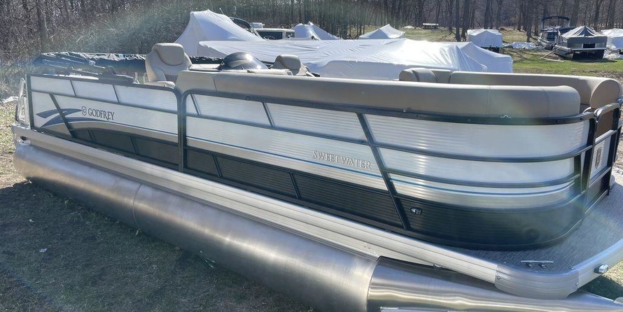 Godfrey 2286 SFL 115HP BUNK TRAILER