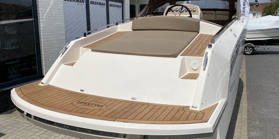 Hatteras 80 Motor Yacht