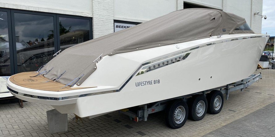 Hatteras 80 Motor Yacht