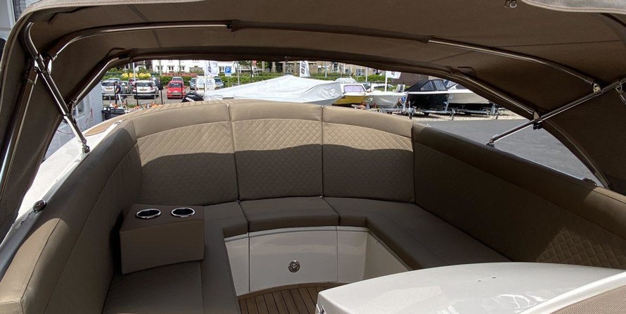 Hatteras 80 Motor Yacht