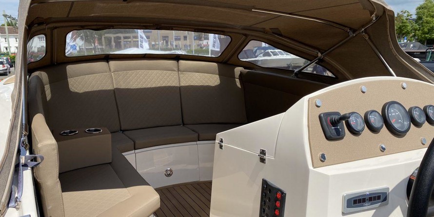 Hatteras 80 Motor Yacht