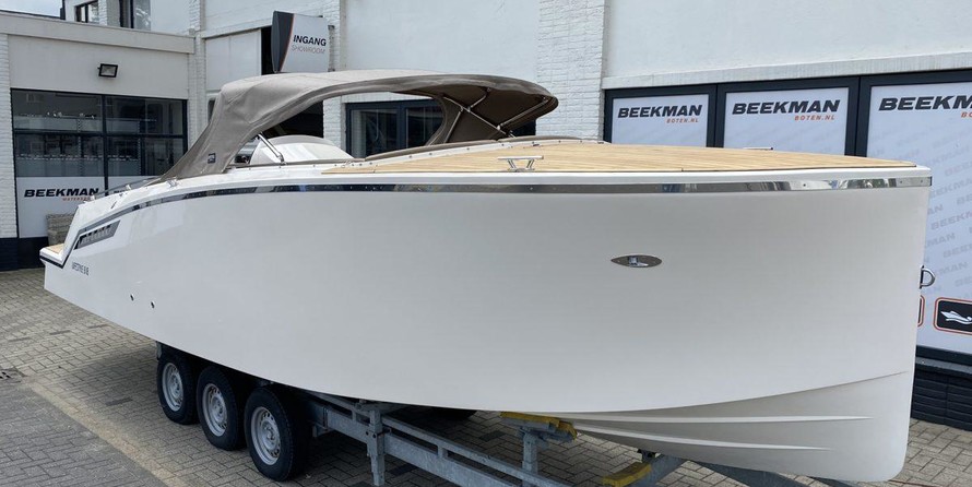 Hatteras 80 Motor Yacht