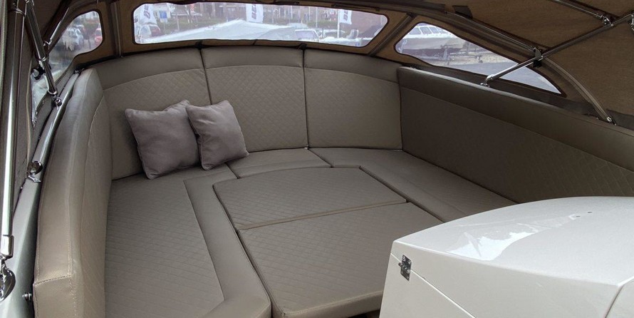 Hatteras 80 Motor Yacht