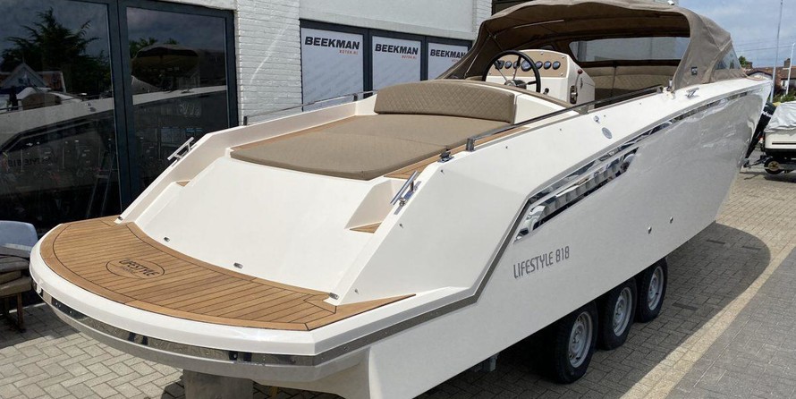 Hatteras 80 Motor Yacht