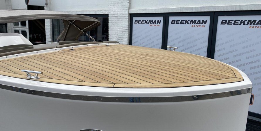 Hatteras 80 Motor Yacht