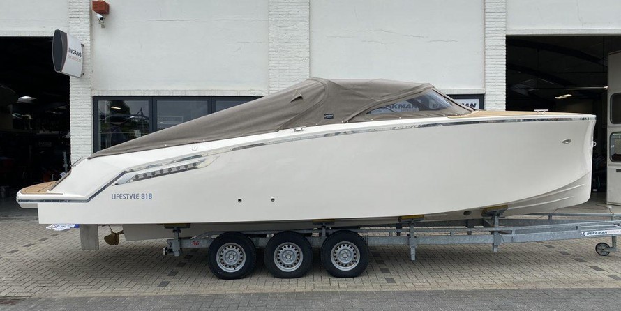 Hatteras 80 Motor Yacht