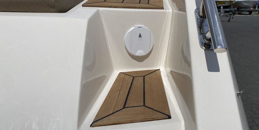 Hatteras 80 Motor Yacht