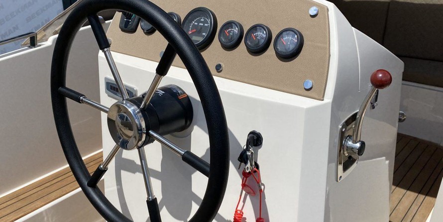 Hatteras 80 Motor Yacht