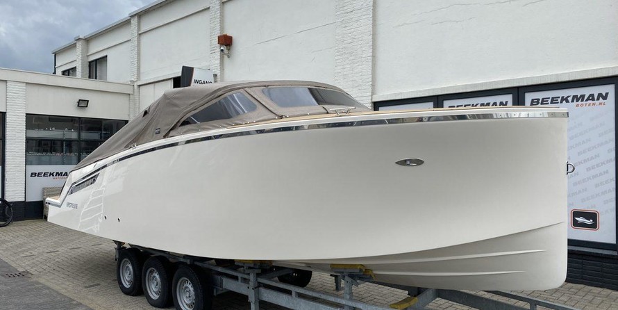 Hatteras 80 Motor Yacht