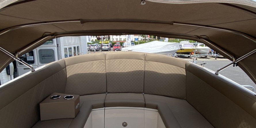 Hatteras 80 Motor Yacht