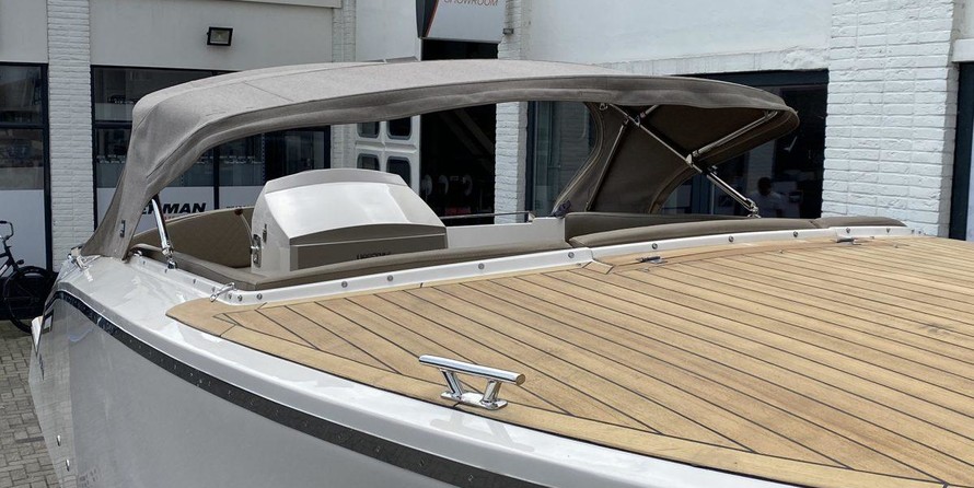 Hatteras 80 Motor Yacht