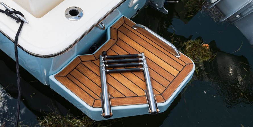 Boston Whaler 210 Montauk