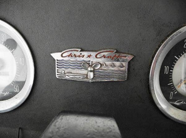 Chris-Craft Commander 44