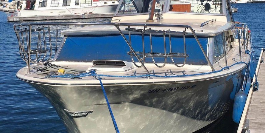 Chris-Craft Commander 44