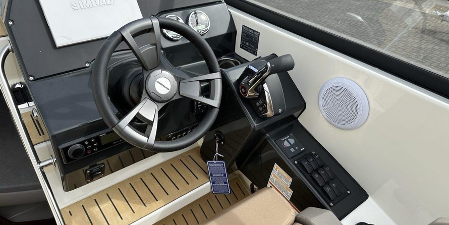 Quicksilver Activ 805 Cruiser