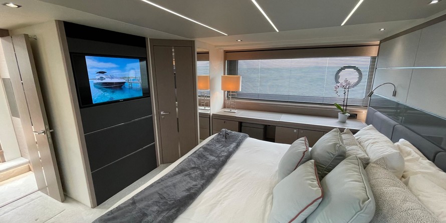 Sunseeker 74 Sport Yacht