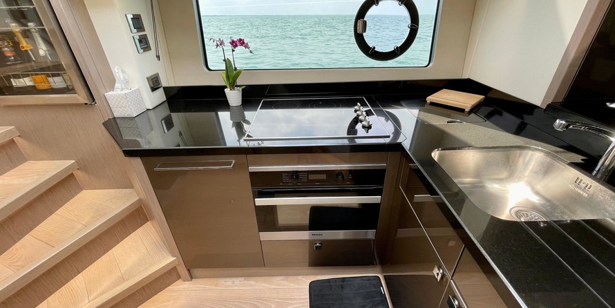 Sunseeker 74 Sport Yacht