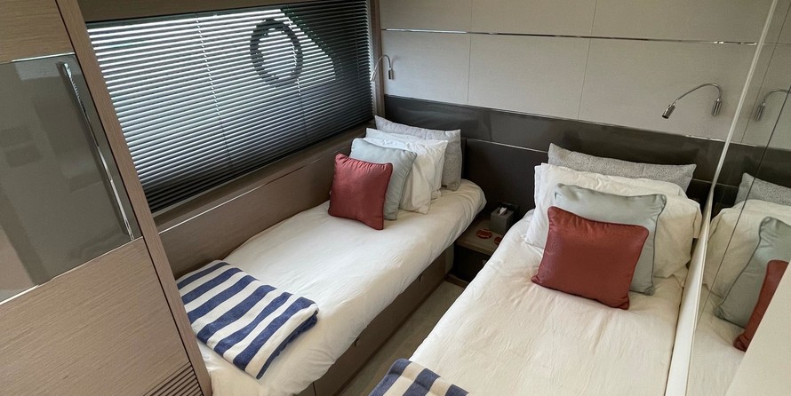 Sunseeker 74 Sport Yacht