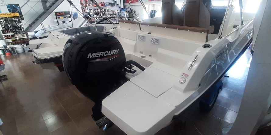 Quicksilver Activ 605 Open