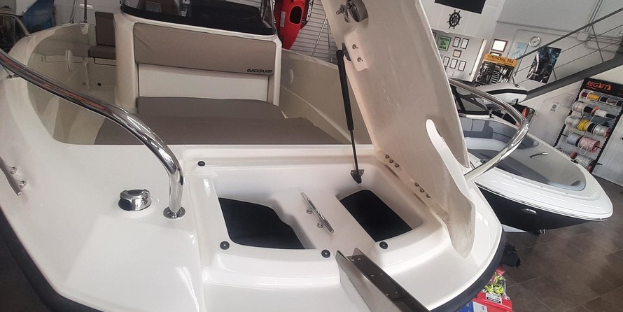 Quicksilver Activ 605 Open