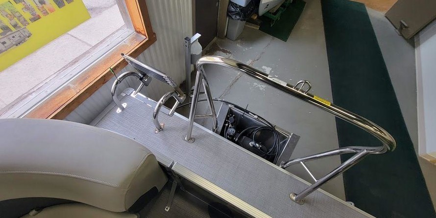 Sylvan 822 LZ 115HP BUNK TRAILER