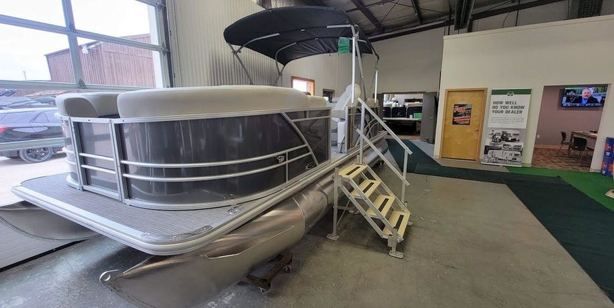 Sylvan 822 LZ 115HP BUNK TRAILER