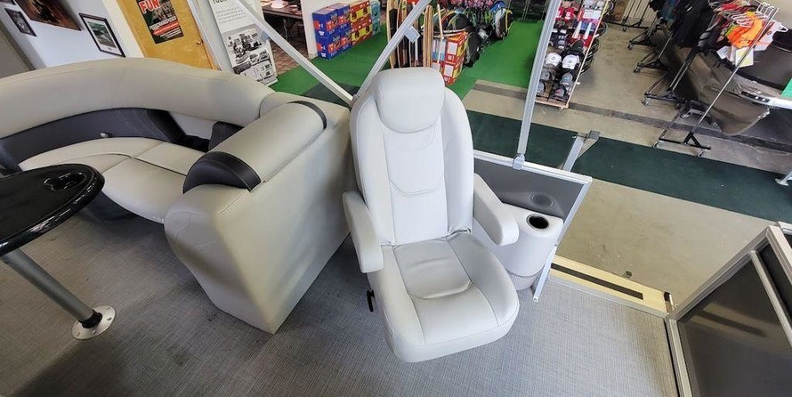 Sylvan 822 LZ 115HP BUNK TRAILER