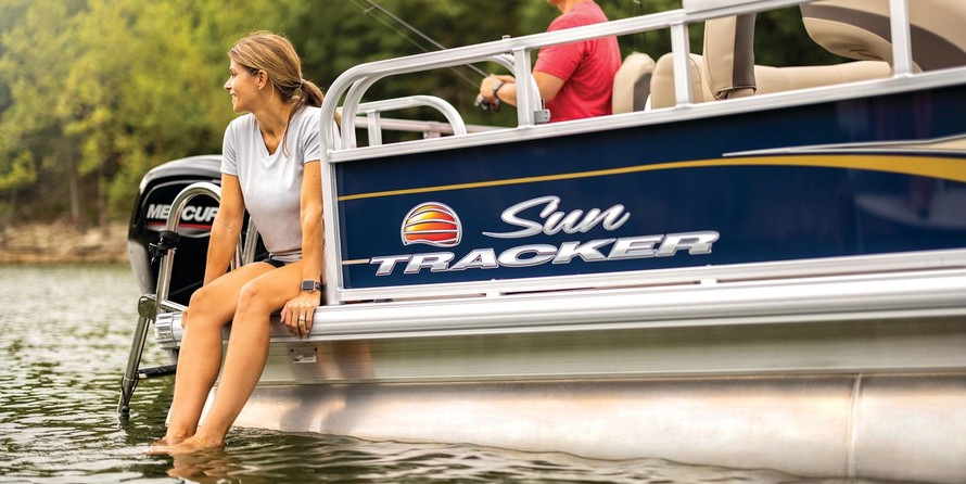 Sun Tracker Bass Buggy 18 DLX