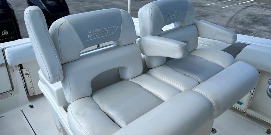 Boston Whaler 280 Outrage
