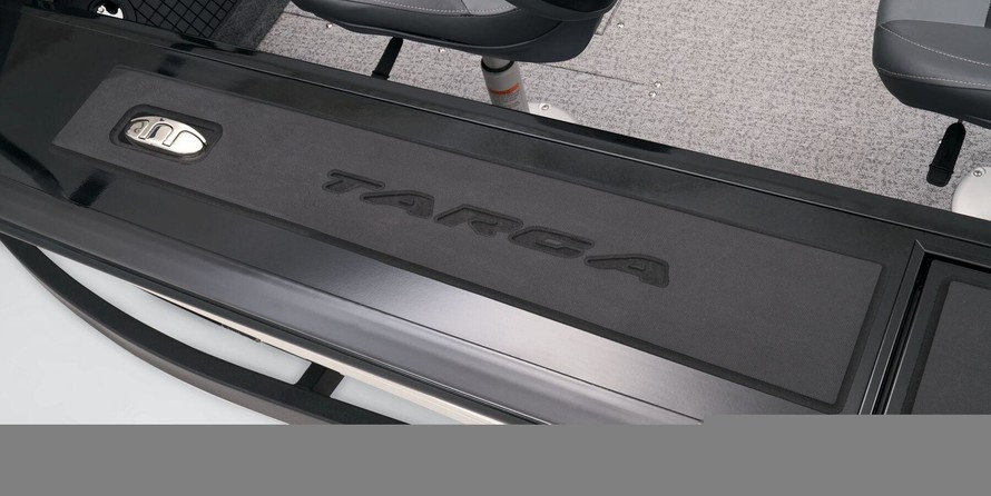 Tracker Targa V-19 WT