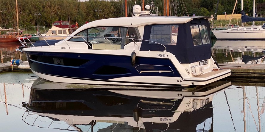 Sealine C390
