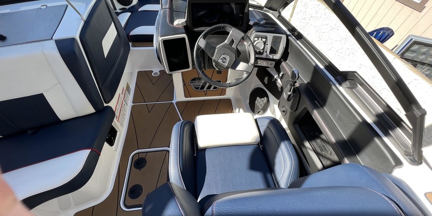 Malibu Wakesetter 23 LSV