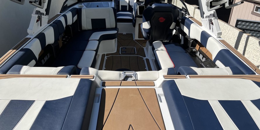 Malibu Wakesetter 23 LSV