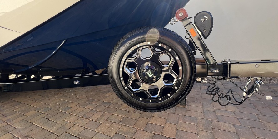 Malibu Wakesetter 23 LSV