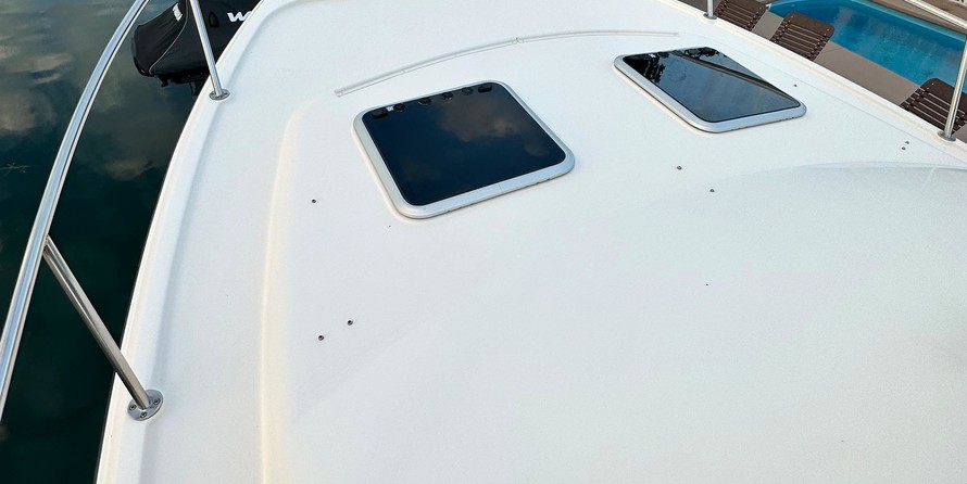 Grady-White Express 330