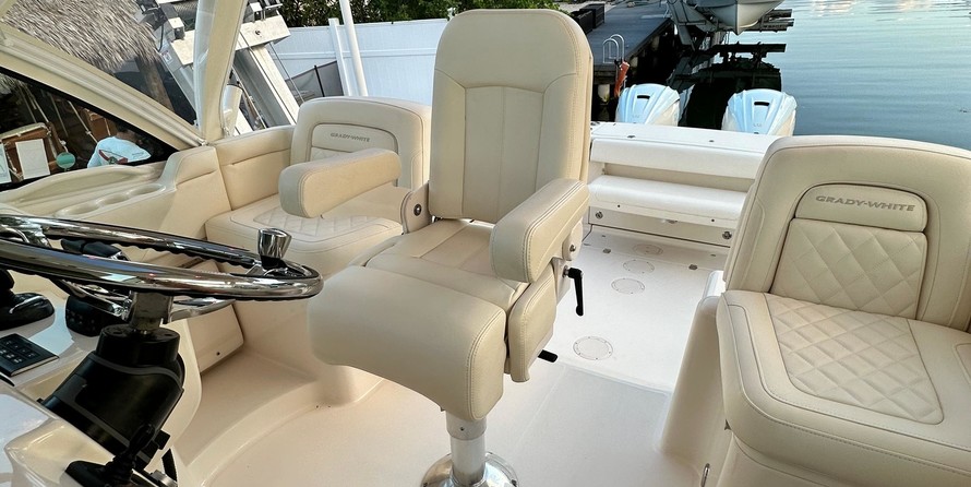 Grady-White Express 330