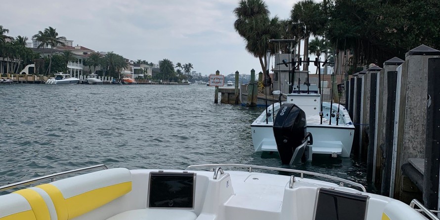 Splendor 240 cuddy cabin