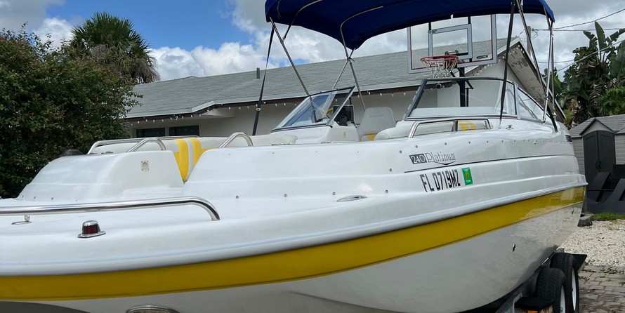 Splendor 240 cuddy cabin