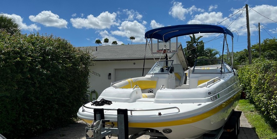 Splendor 240 cuddy cabin